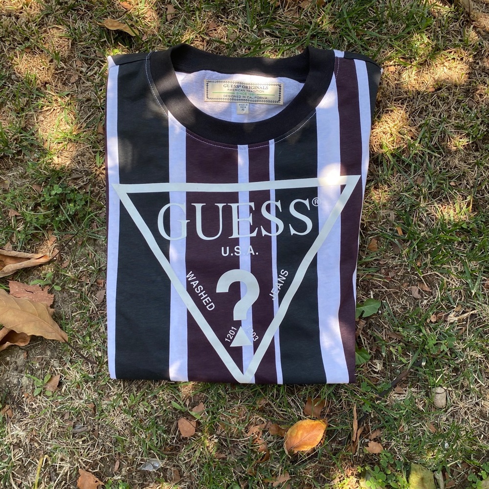 GUESS TEE